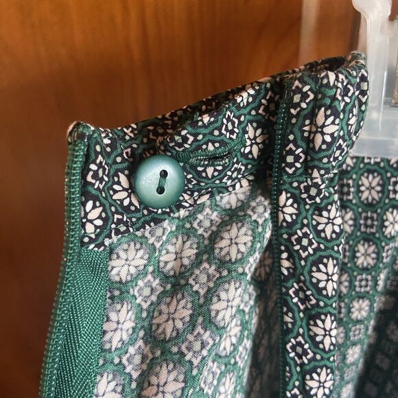 J. Jill Flared A-Line Midi Skirt Green Floral Clover Size 2X Stretch Boho Artsy - Picture 5 of 10